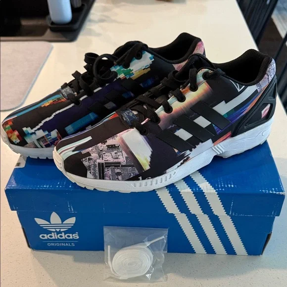 adidas Torsion Men’s Black Multicolor Graphic Sneakers - Picture 1 of 6